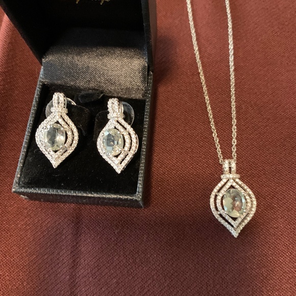 Gold Coast Jewelry Gold Coast Platinum Necklace And Earrings Set